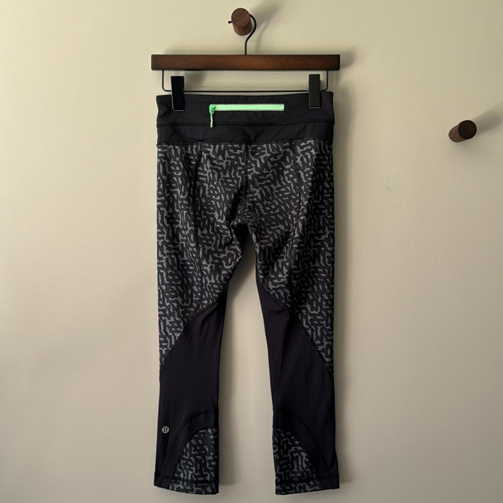 LULULEMON RUN INSPIRE CROP LUXTREME HEATHERED NET POP BLACK LEGGINGS SIZE 4